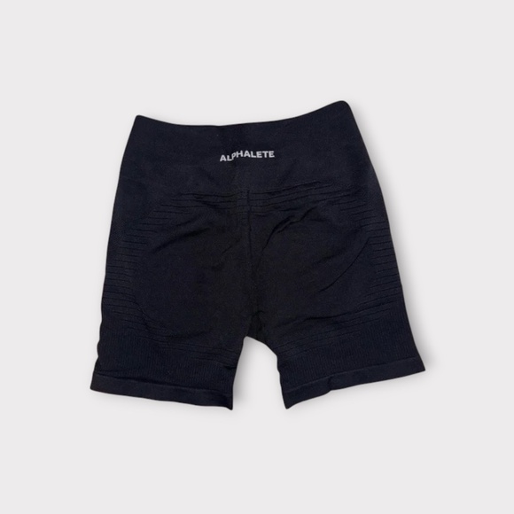 Alphalete Ozone 5.5” Black Shorts - Picture 3 of 4